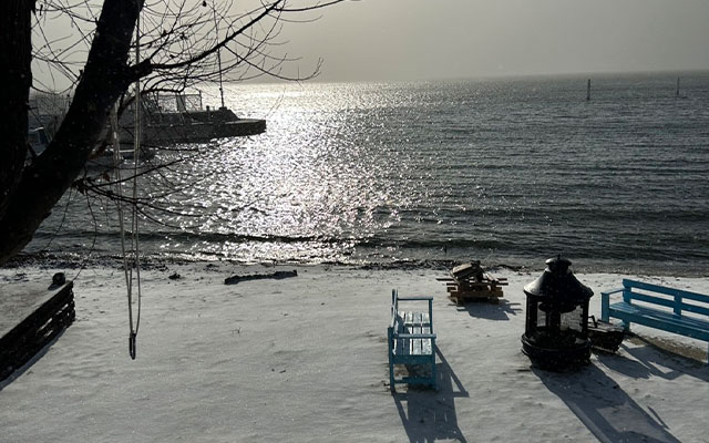 琵琶湖の雪景色