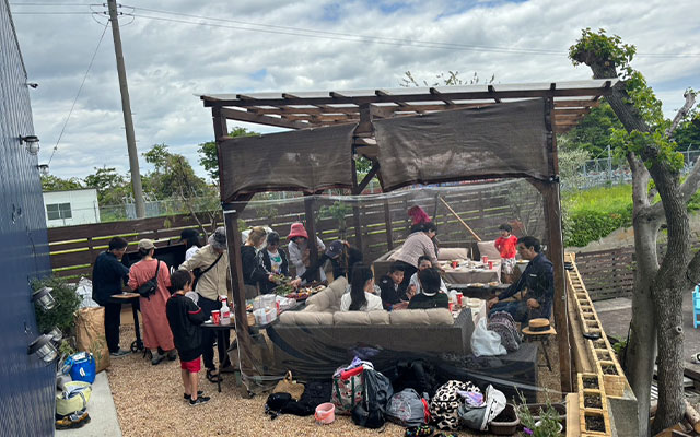 びわ湖沿いのガーデンテラス