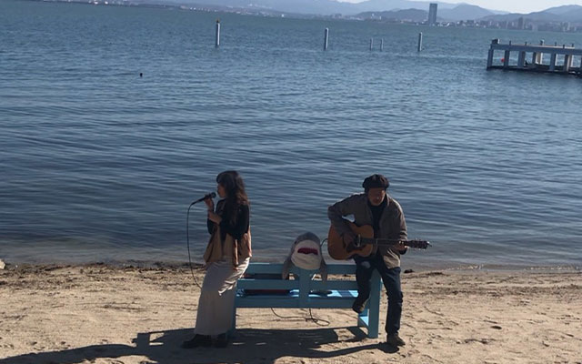 琵琶湖でLIVE演奏